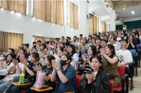 anh dd Sinh hoat cong dan tai UED (3)