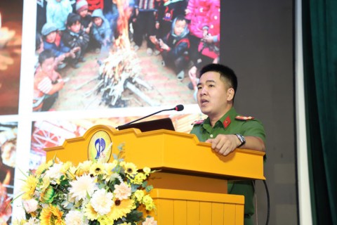 Sinh viên nội trú UED được tập huấn kỹ năng PCCC và CNCH