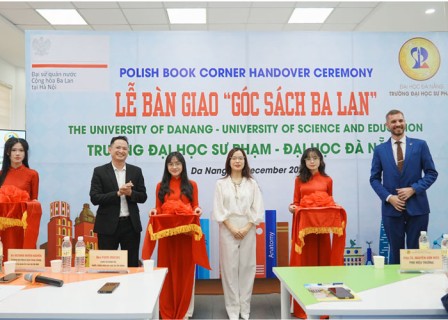 Trường Đại học Sư phạm – ĐHĐN tiếp nhận “Góc sách Ba Lan” do Đại sứ quán Cộng hòa Ba Lan trao tặng