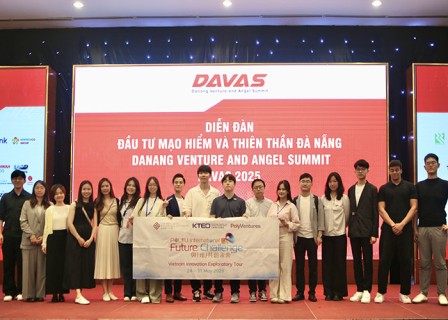 SINH VIÊN TRƯỜNG ĐẠI HỌC SƯ PHẠM - ĐHĐN THAM GIA PITCHING TẠI DIỄN ĐÀN DAVAS 2025