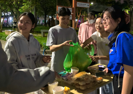 Sinh viên UED và câu chuyện về hành trình gây quỹ Tình nguyện Tết 2026