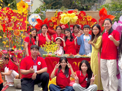 Sinh viên UED kể chuyện Tết: Hành trình chạm vào sắc xuân ba miền