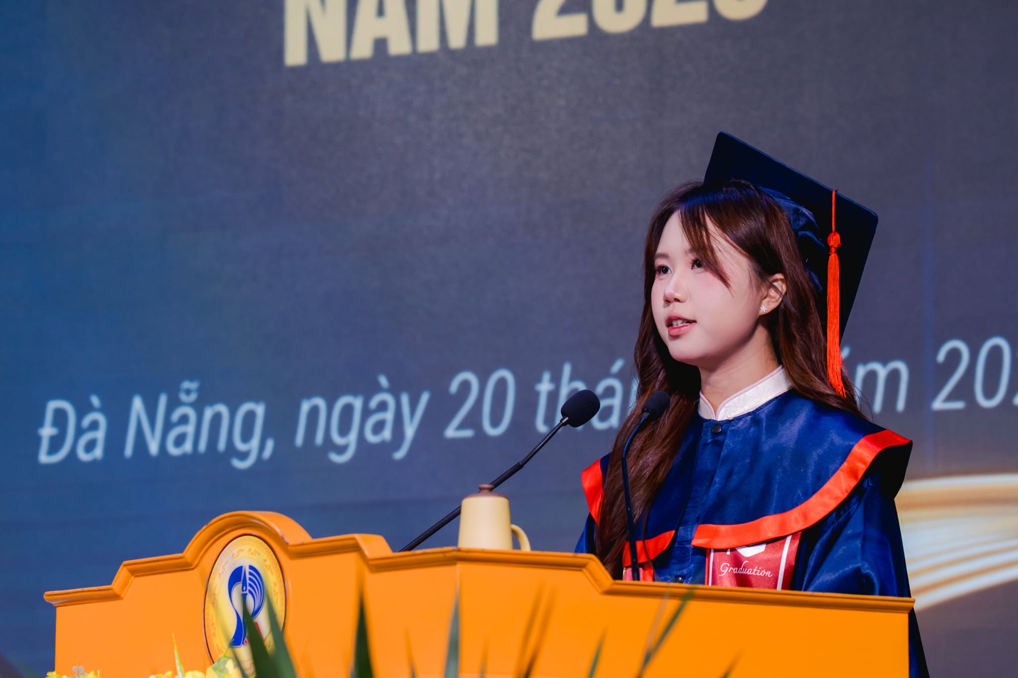 01 Phan Thi Kim Oanh 04