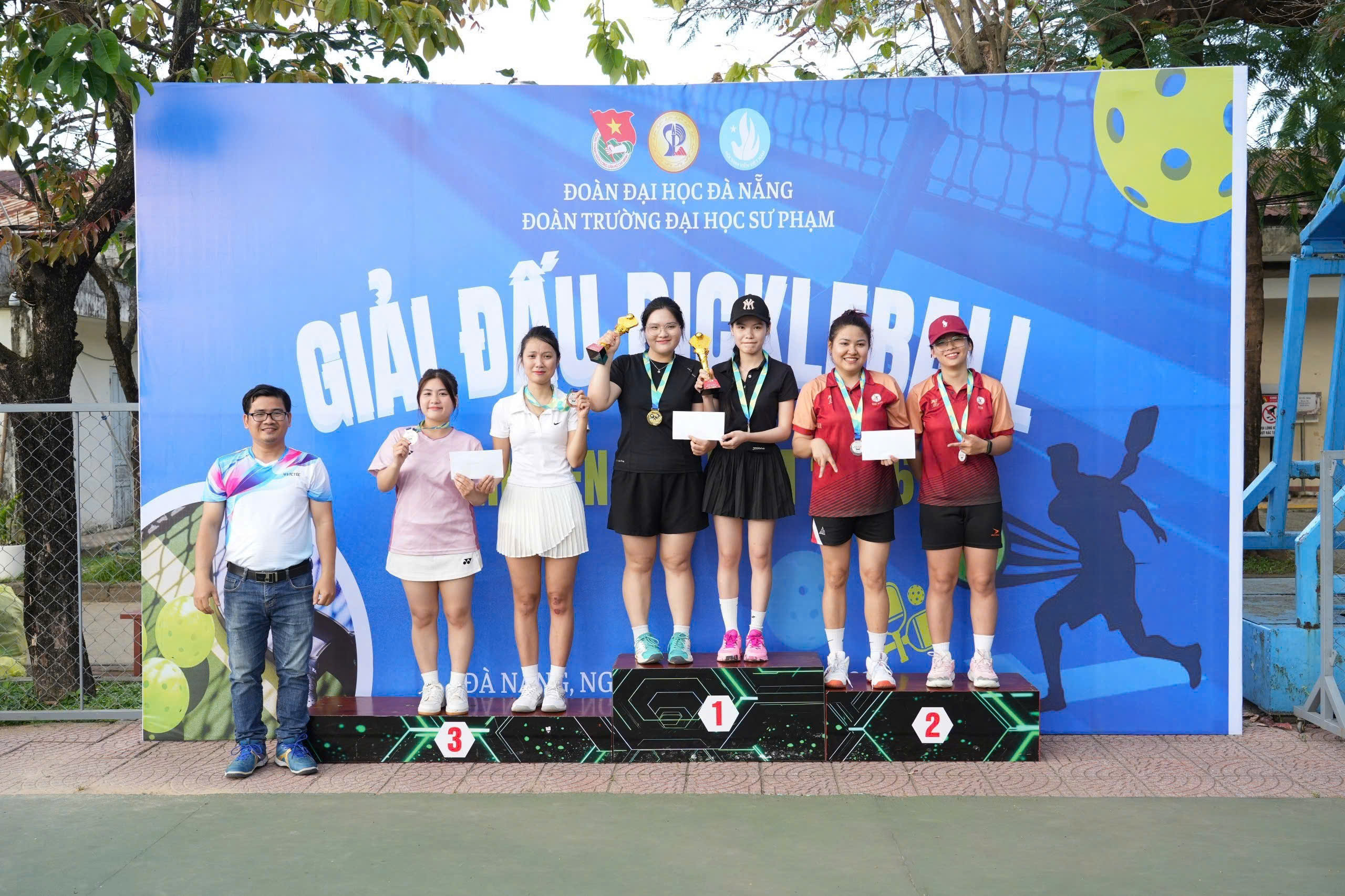 Luu but Tran Thi Mai Anh