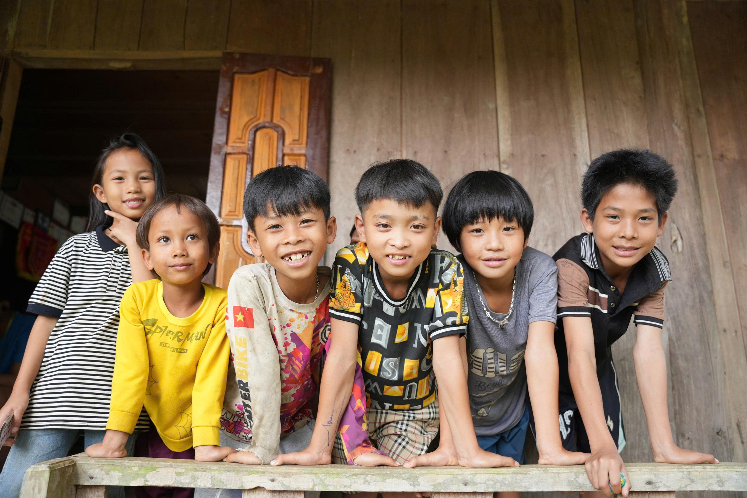nụ cười các em nhỏ
